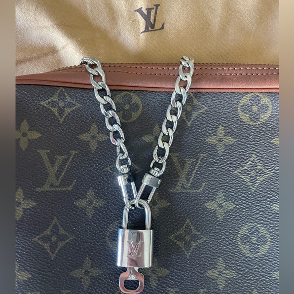 Authentic Louis Vuitton Silver Padlock Lock & Key - Picture 15 of 15
